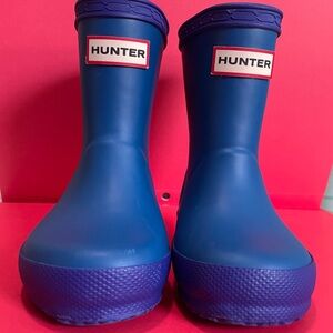 Hunter Kids First classic size 4 in color Bitter Indigo / Borealis Blue